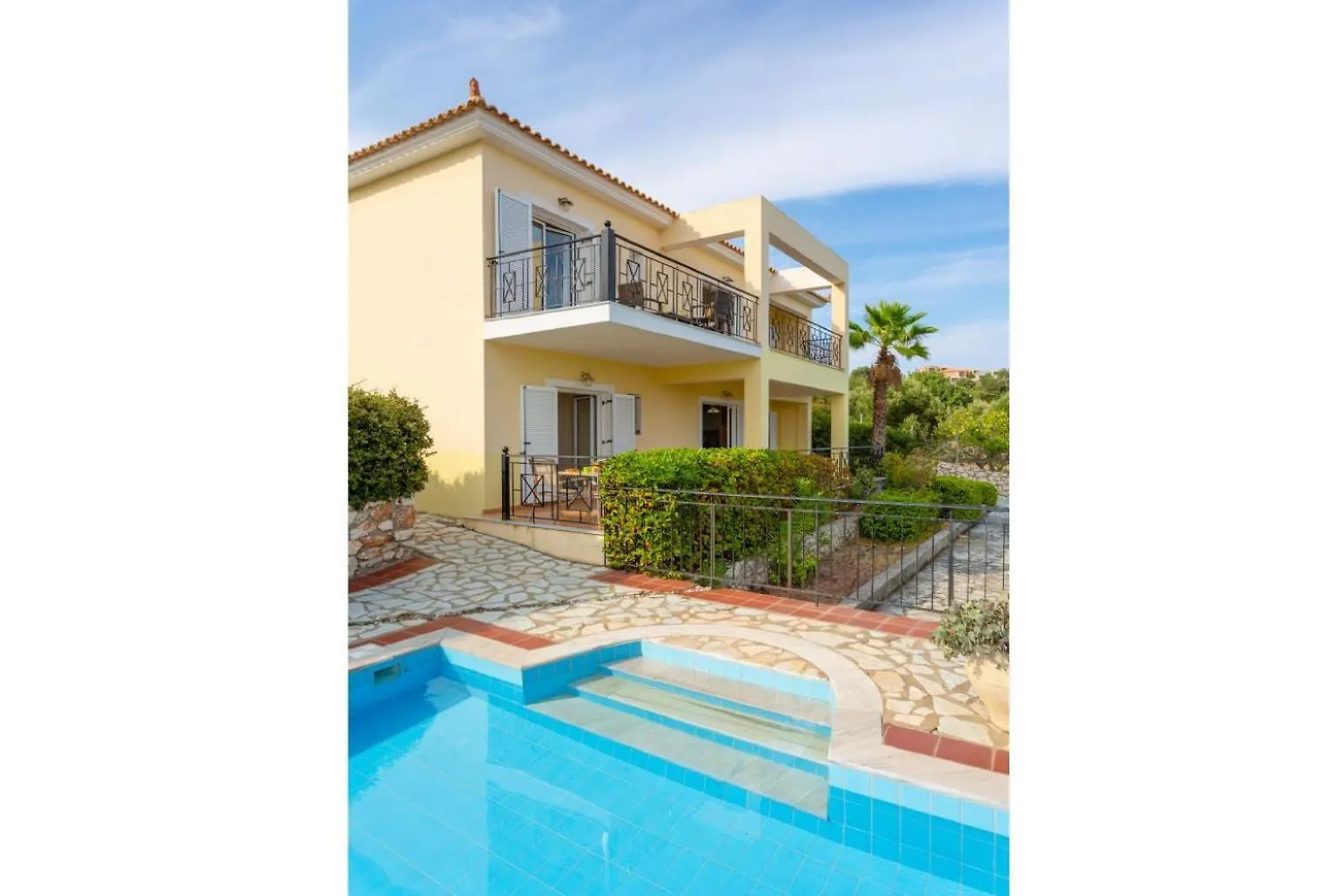 Skala Villa Yellow Spathion